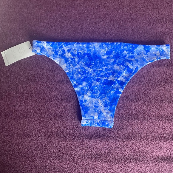 Fused Hawaii size Medium Bikini bottom blues and white - Picture 6 of 13